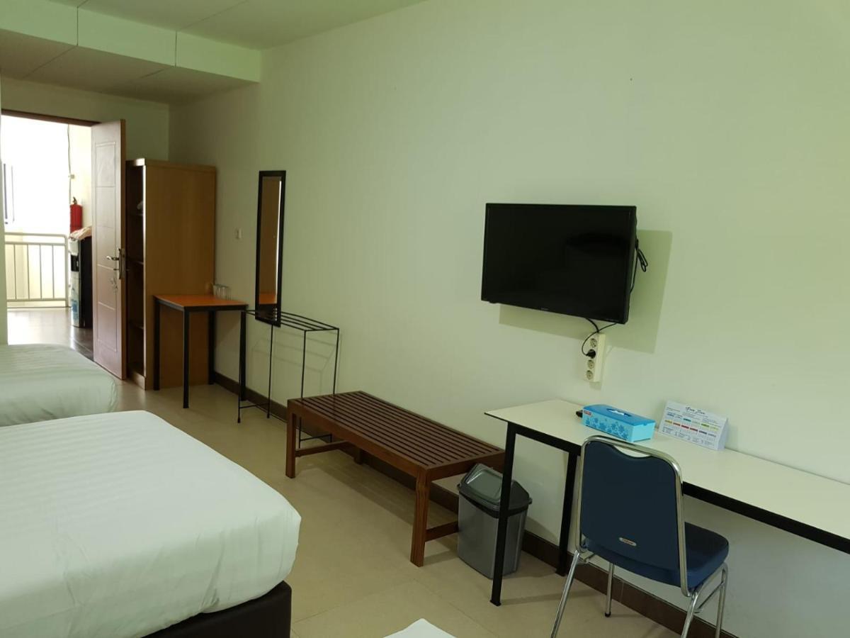 Hotel Larensia Labuan Bajo Zimmer foto